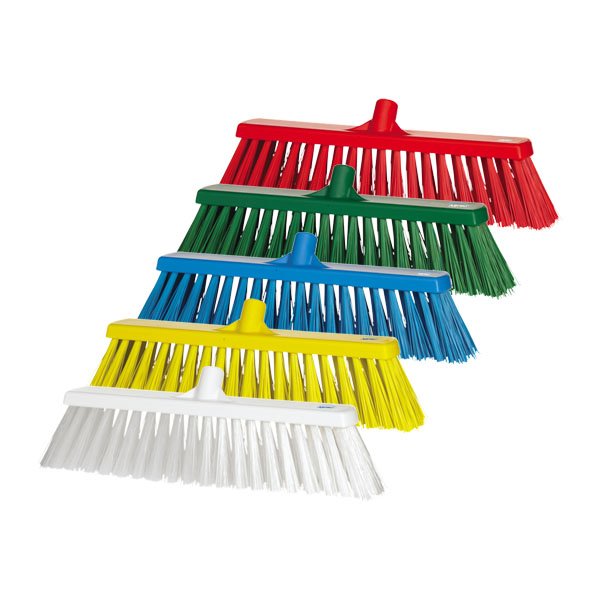 Bezems, trekkers en stelen